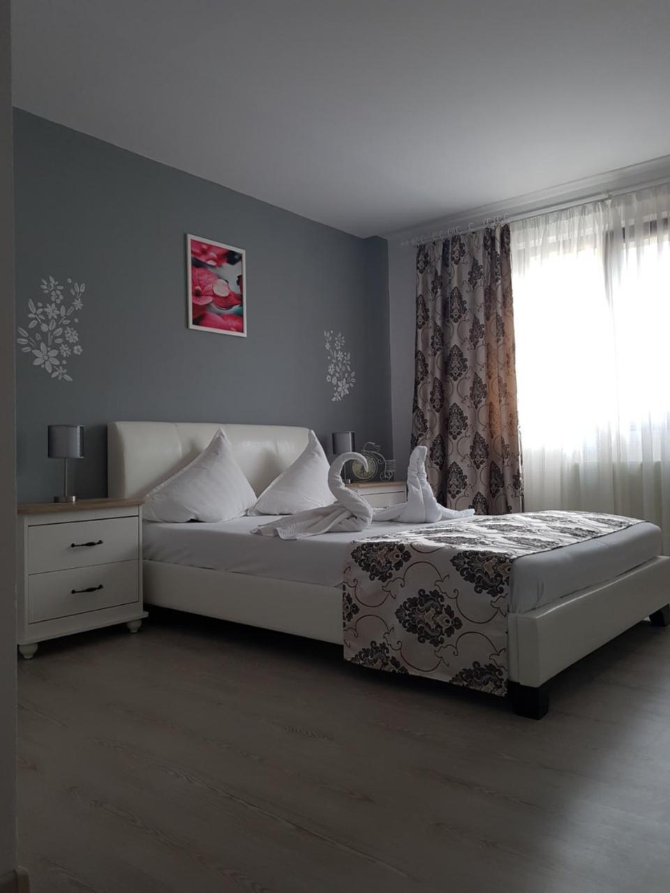 Hotel Dacor Orăştie Exteriör bild